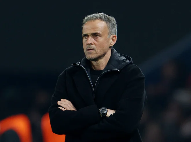 Luis Enrique ni mogel verjati, kaj vse so zapravili nogometaši PSG. FOTO: Sarah Meyssonnier/Reuters