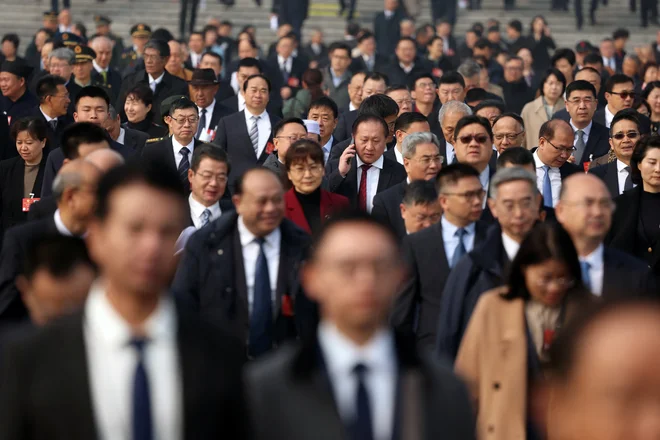 Kitajski predsednik Xi Jinping na političnem srečanju »dve seji« poudarja pomen tehnološke neodvisnosti in domače potrošnje. FOTO: Reuters