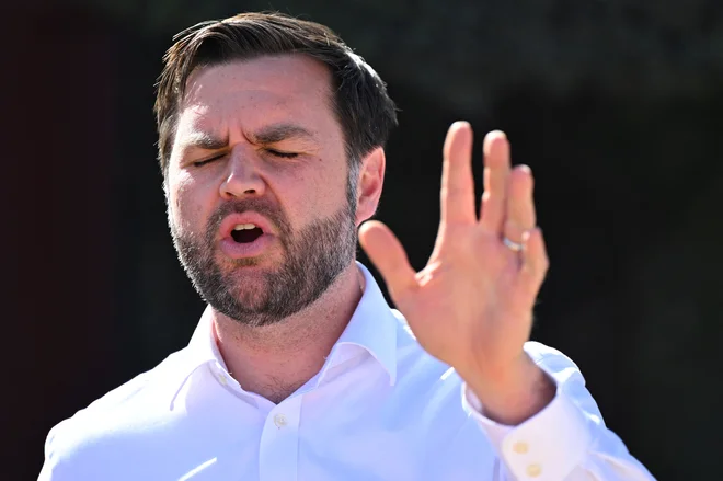 Protesters in confrontation with JD Vance and his three -year -old daughter