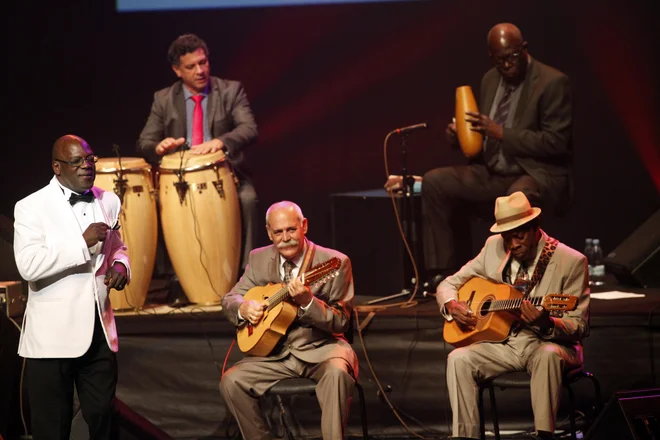 Pred desetimi leti so v okviru poslovilne turneje nastopili tudi v Ljubljani, a zdi se, da so Buena Vista Social Club nesmrtni. FOTO: Mavric Pivk