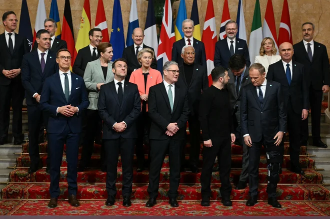 Sestanek v Londonu: evropske države danes brez dela članstva Evropske unije razpravljajo o Ukrajini. O kom ali čem se bo brez dela članstva razpravljalo jutri? FOTO: Justin Tallis/Reuters