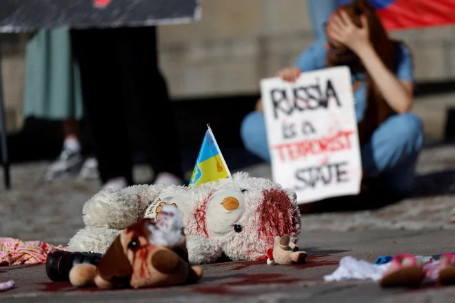Gre za namerno strategijo Kremlja, katere cilj sta po mnenju poznavalcev uničenje ukrajinske kulture ter vzgoja nove generacije mladih Ukrajincev z izrazito proruskim prepričanjem. FOTO: David W Cerny/Reuters