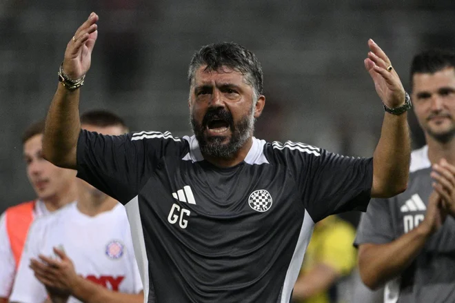 Trenerju Hajduka Gennaru Gattusu vse bolj popuščajo živci, po porazu na Reki je »nahrulil« strokovnega komentatorja. FOTO: X