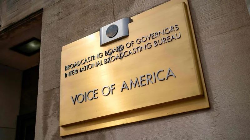 Voice of America in Radio Free Asia sta tuje poslušalstvo desetletja obveščala o razmerah na Kitajskem, hkrati sta kitajskim poslušalcem odpirala oči s poročili v kitajskem jeziku. FOTO: Bonnie Cash/AFP
