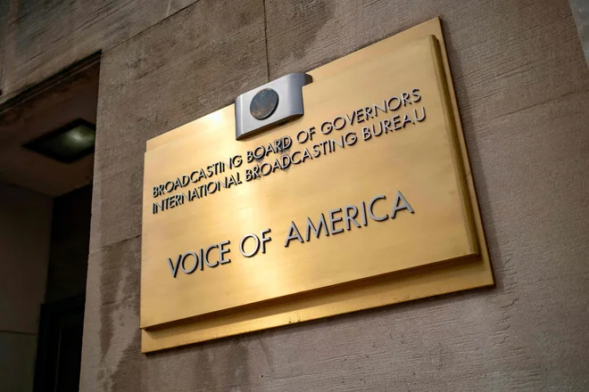 Voice of America in Radio Free Asia sta tuje poslušalstvo desetletja obveščala o razmerah na Kitajskem, hkrati sta kitajskim poslušalcem odpirala oči s poročili v kitajskem jeziku. FOTO: Bonnie Cash/AFP