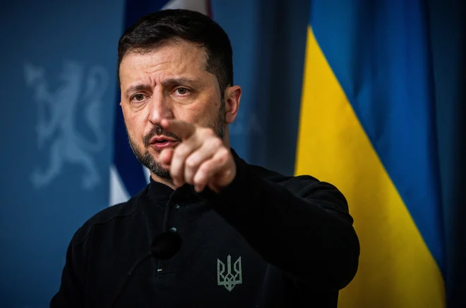 Ukrajinski predsednik Volodimir Zelenski je zagotovil, da se s Trumpom ni pogovarjal o tem, da bi zaporoška elektrarna prešla v last Američanov. FOTO: Ole Berg-rusten Via Reuters