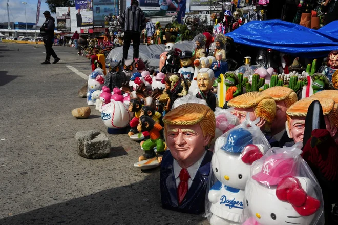 Pridržanja turistov na mejah ZDA se pripisujejo Trumpovi migrantski politiki. FOTO: Aimee Melo/Reuters