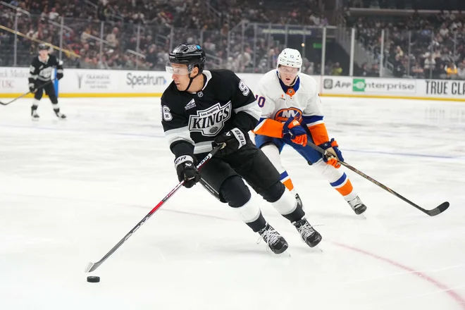 Kopitarjev soigralec Andrej Kuzmenko prihaja s skrajnega vzhoda Sibirije. FOTO: Kirby Lee/Reuters