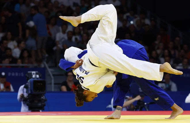 Metka Lobnik je dosegla veliko zmago. FOTO: Kim Kyung-hoon/ Reuters
