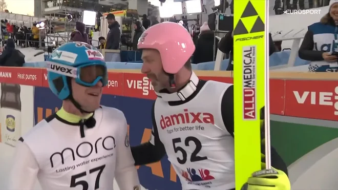 Toni Nieminen in Janne Ahonen sta si prislužila glasen aplavz gledalcev. FOTO: Zajem Zaslona Youtube