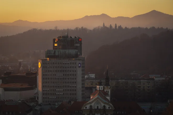 30. marca bomo ob drugi uri premaknili eno uro naprej. FOTO: Matej Družnik/Delo