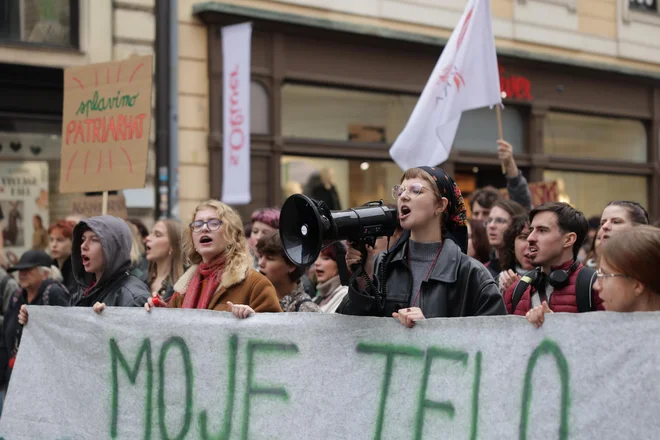 Nesprejemljivo je, da ženske še vedno umirajo, ker nimajo dostopa do splava. FOTO: Črt Piksi/Delo