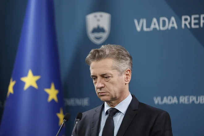 Novinarska konferenca po seji vlade, na kateri so sodelovali predsednik vlade Robert Golob, ministrica za kulturo Asta Vrečko in minister za gospodarstvo, turizem in šport Matjaž Han. Ljubljana, 23. decembra 2024 FOTO: Leon Vidic/Delo