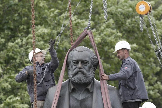 Marx ni bil finančno neodvisen. FOTO: Tobias Schwarz/Reuters