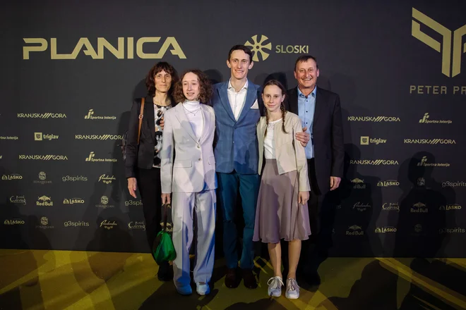 Julijana Prevc (levo) si želi, da so njeni otroci srečni na osebni ravni. FOTO: Sandi Fišer
