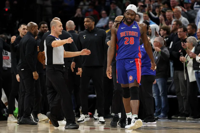 Eden izmed izključenih igralcev je bil tudi Isaiah Stewart. FOTO: Matt Krohn/Reuters Connect