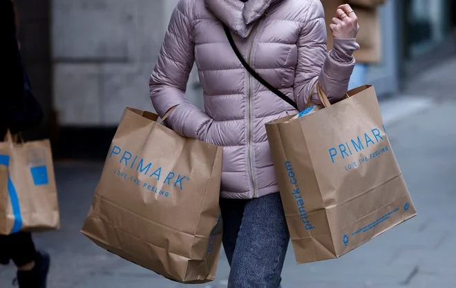 Ob naznanitvi Marchantovega odstopa so delnice ABF, ki ima v lasti Primark, na londonski borzi padle za skoraj štiri odstotke. FOTO: Peter Nicholls/Reuters