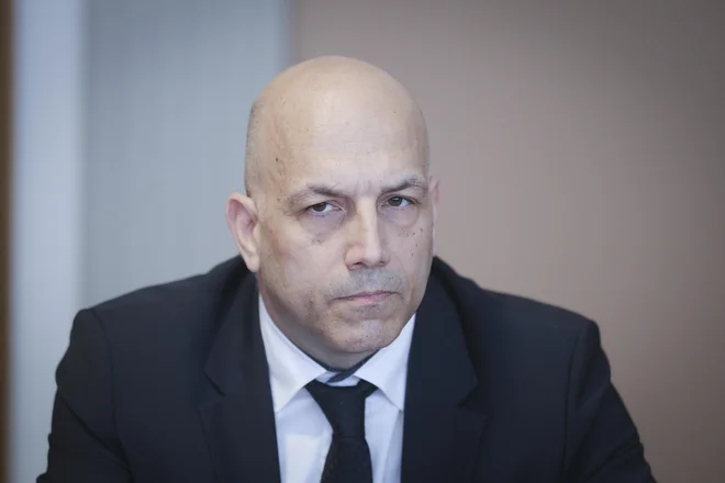Naša ambicija ni le voditi, temveč preoblikovati bančno odličnost in postaviti nove standarde v industriji, je dejal Spyridon Ntallas, predsednik uprave OTP banke. FOTO: Jože Suhadolnik/Delo