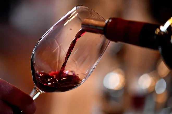 Prebivalci Nemčije in Francije, ki v ZDA na leto prodata za 3,7 milijarde evrov vina in žganih pijač, so enotnega mnenja glede ukrepov. FOTO: Georges Gobet/AFP