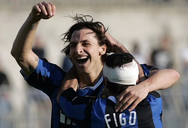 Zlatan Ibrahimović je bil »šef« v slačilnici, a le takrat, ko ni bilo Luisa Figa. FOTO: Alessandro Bianchi/Reuters