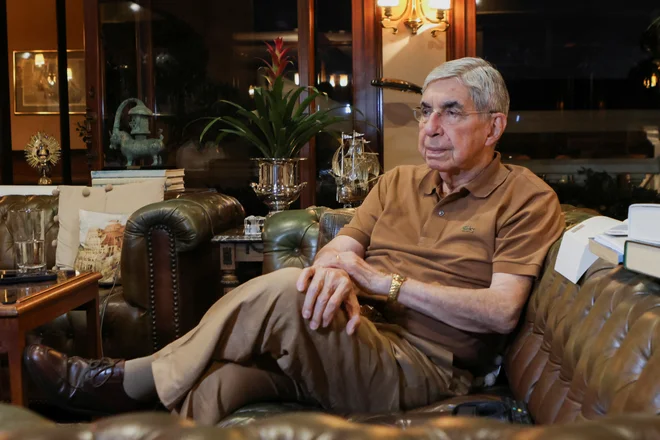 Arias je novinarjem povedal, da je v torek zjutraj prejel kratko elektronsko sporočilo ameriške vlade, ki ga je obvestilo o preklicu vizuma. FOTO: Mayela Lopez/Reuters
