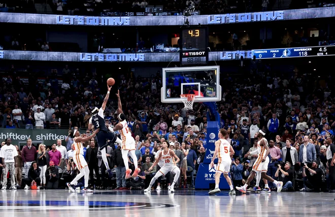 Anthony Davis je prispeval 34 točk in 15 skokov. FOTO: Kevin Jairaj/Imagn Images Via Reuters Connect