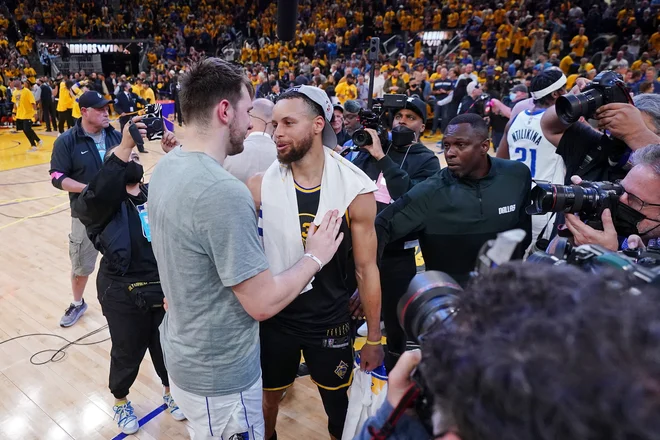 Before Doncic for the playoffs, what makes hot curry? (Live)