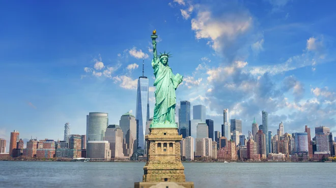 Nekoč bi poziv, naj Američani Francozom vrnejo kip svobode, zvenel kot šala, a danes ni več tako. FOTO: Shutterstock