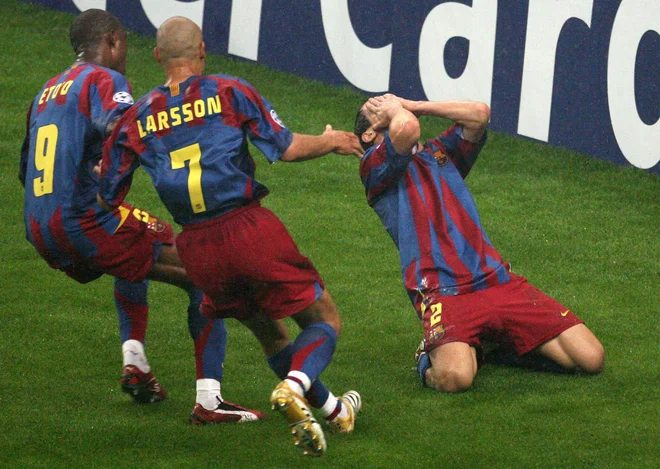 Sanje o evropskem naslovu sta v zadnjih petnajstih minutah z zadetkoma Samuela Eto'oja in Juliana Bellettija razblinila Katalonca za končno zmago Barcelone z 2:1. FOTO: Philippe Wojazer/Reuters