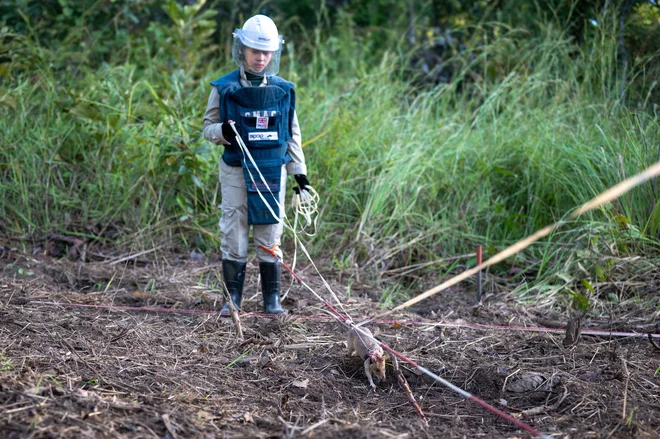 Mine iščejo le pol ure na dan. FOTO: Handout/AFP