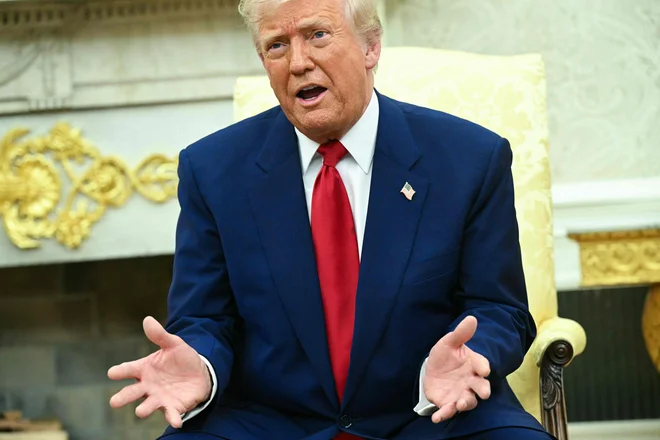 Predsednik Trump v Ovalni pisarni. Foto: Saul Loeb/Afp