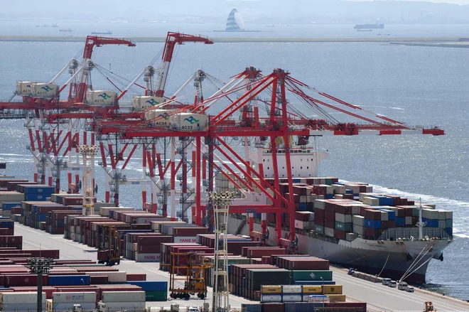Customs wars have a profound impact on the economy, analysts predict the global recession. Photo: Kazuhiro Feet/AFP
