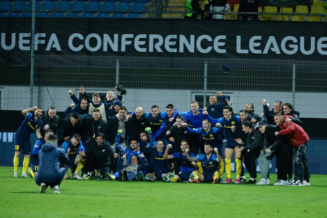 Nogometaši Celja so si zaslužili evropski posladek in zgodovinska četrtfinalna dvoboja proti sloviti Fiorentini. FOTO: Leon Vidic/Delo