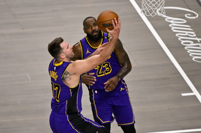 Tekma moštev Los Angeles Lakers in Dallas Mavericks. FOTO: Jerome Miron via Reuters Connect