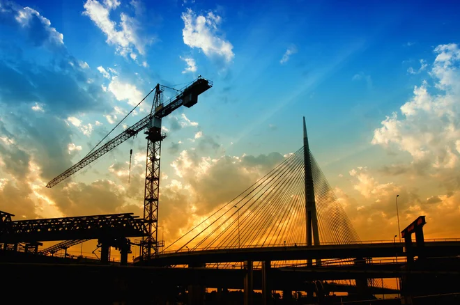 Gradbena industrija je vse bolj ranljiva za kibernetske napade, saj digitalizacija prinaša nove priložnosti za napadalce FOTO: Depositphotos