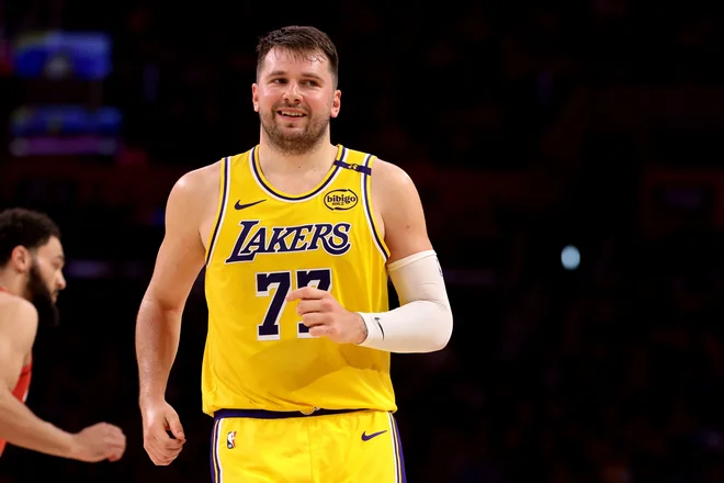 Luka Dončić uživa v dresu Lakers. FOTO: Katelyn Mulcahy/AFP