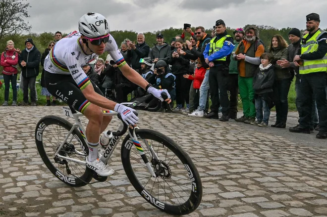 Pogi ni mogel ujeti Van der Poela. FOTO: Jeff Pachoud Afp