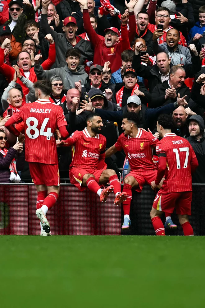 Luis Diaz in Mohamed Salah sta bila tvorca prvega gola Liverpoola. FOTO: Paul Ellis/AFP
