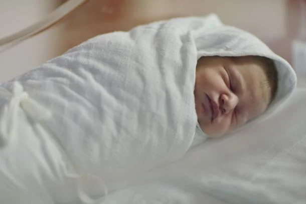 Nekatere klinike naj bi namerno uporabile serije sperme več kot 25-krat oziroma jo izmenjale brez potrebne dokumentacije ali vednosti darovalcev in dovolile istim darovalcem darovanje sperme na več klinikah. FOTO: Shutterstock
