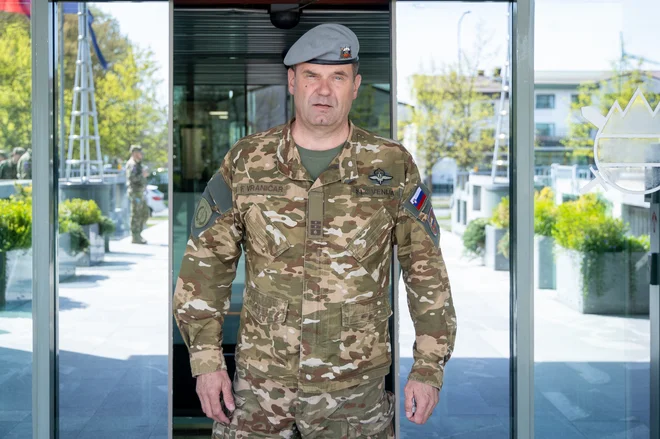 Delo v Slovenski vojski je delo za ljudi, ki si želijo sprememb in ki imajo radi različne izzive, pravi podpolkovnik SV Fedja Vraničar. FOTO: Voranc Vogel
