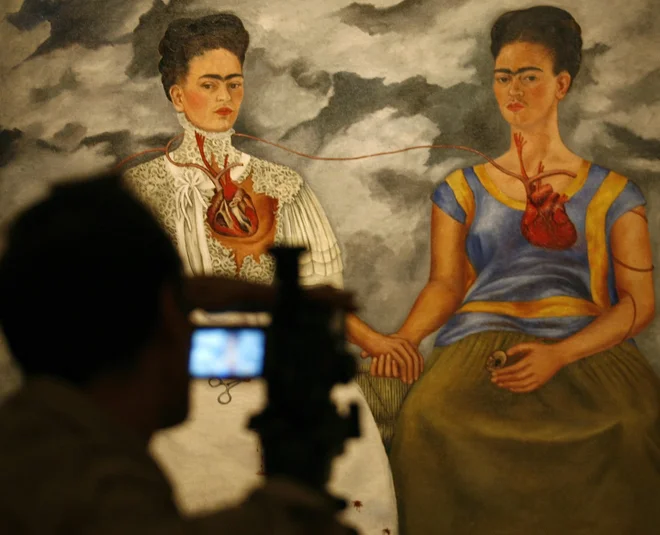 Frida Kahlo: Dve Fridi (Las dos Fridas, 1939) FOTO: Daniel Aguilar/Reuters