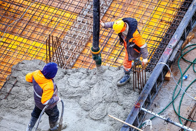 Beton je pri gradnji urbanih naselij še vedno ključni gradbeni material. Foto Dagmara_k/Shutterstock