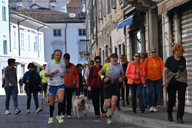 Pohod za Evropo se je začel s tradicionalnim Pohodom prijateljstva. FOTO: Go! 2025