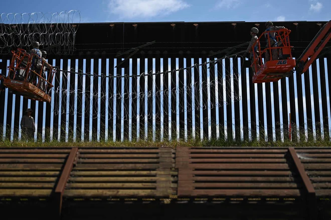 Obmejni zid pri kalifornijskem San Diegu. Foto: Patrick T. Fallon/Afp