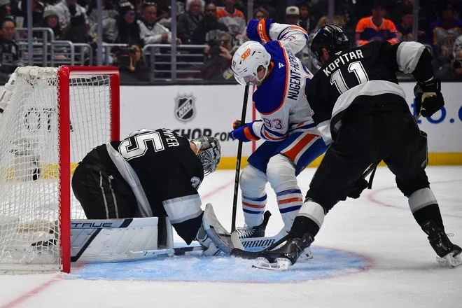 Anže Kopitar je podal za vodstvo LA Kings. FOTO: Gary A. Vasquez/Imagn Images Via Reuters Connect
