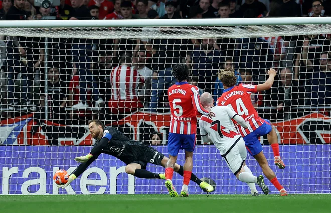 Jan Oblak je ohranil čisto mrežo, a Atletico Madrid ni zadel v napadu. FOTO: Isabel Infantes/Reuters