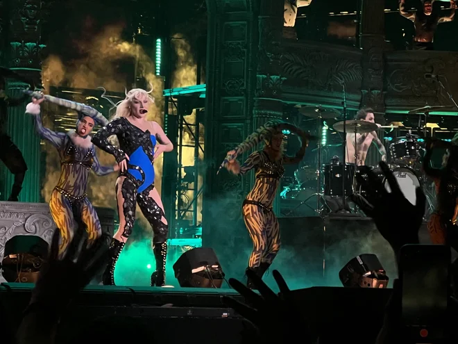 Lady Gaga med nastopom na Copacabani. FOTO: AFP