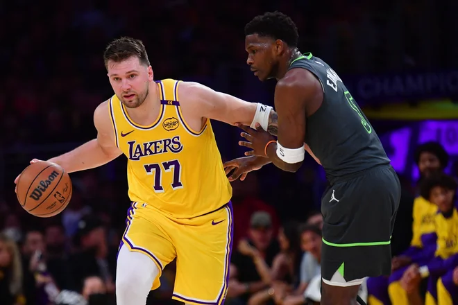 Luka Dončić v majici Los Angeles Lakers. FOTO: Gary A. Vasquez/Reuters