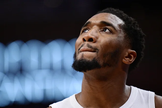 Donovan Mitchell s 33 točkami postavil nov rekord lige NBA, saj je že osmo zaporedno prvo tekmo serije končnice dosegel vsaj 30 točk in tako presegel legendarnega Michaela Jordana FOTO: Ken Blaze/Reuters