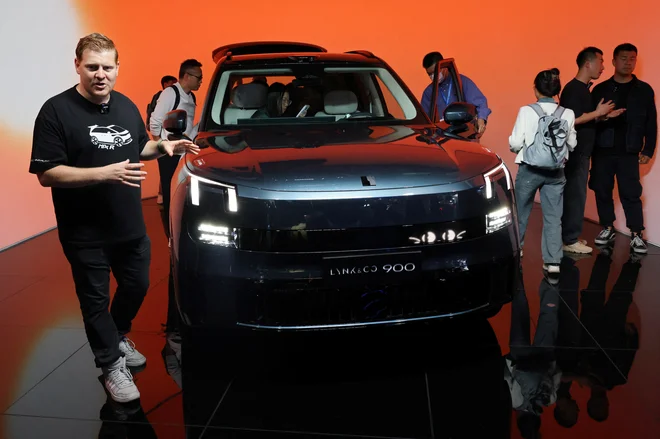 Lynk & Co 900 je eden od modelov, ki uporabljajo zmogljivo baterijo proizvajalca Catl. Bencinski motor deluje kot generator energije, doseg je zelo velik. FOTO: Go Nakamura/Reuters